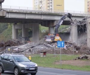 Trwa rozbiórka wiaduktu na ul. Wojska Polskiego w Bydgoszczy
