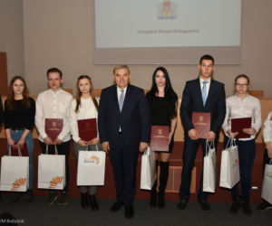 Prezydent Białegostoku wyróżnił najlepszych uczniów białostockich zawodówek [ZDJĘCIA]