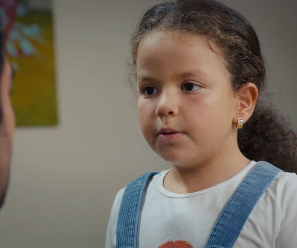 Dziedzictwo, odcinek 868: Doga próbuje skontaktować się z matką. Rozmowę przerywa jednak nagłe pojawienie się Ferita