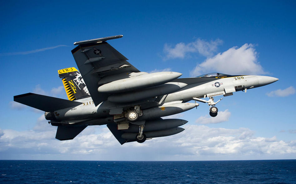 Samoloty  F-15, F/A 18