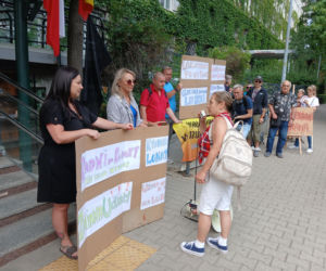 Protest mieszkańców kamienicy przy ul. Środkowej 11