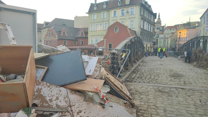 Pękła tama, fala zalała miasto. Dwa lata od koszmaru na Dolnym Śląsku. "Dzieci płakały"