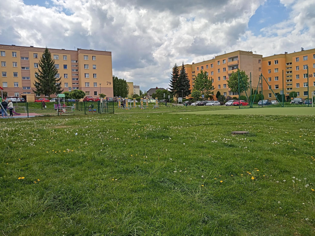 Pół boiska w Kielcach