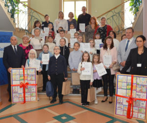 „Plastyczne Oscary” i mosty między pokoleniami. Wielki finał konkursów w ramach kampanii „Widzę – rozmawiam – reaguję” w Siedlcach