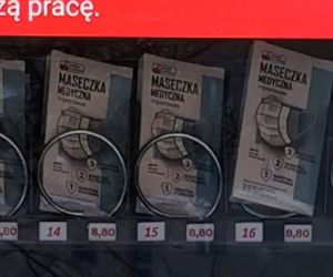 Automat z maseczkami i żelem antybakteryjnym w Warszawie