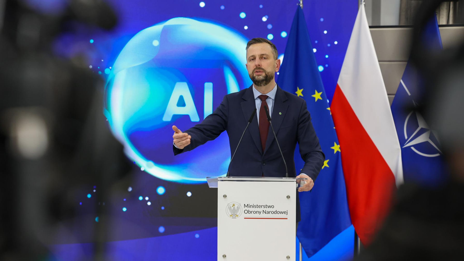 Wojska Obrony Cyberprzestrzeni na czele Europy. Kosiniak-Kamysz ogłasza erę AI w polskiej armii