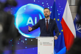 Wojska Obrony Cyberprzestrzeni na czele Europy. Kosiniak-Kamysz ogłasza erę AI w polskiej armii