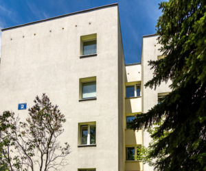 Pękający blok przy ul. Hirszfelda 2 w Warszawie