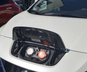 Bydgoska uczelnia ma stację do samochodów elektrycznych! [ZDJĘCIA]