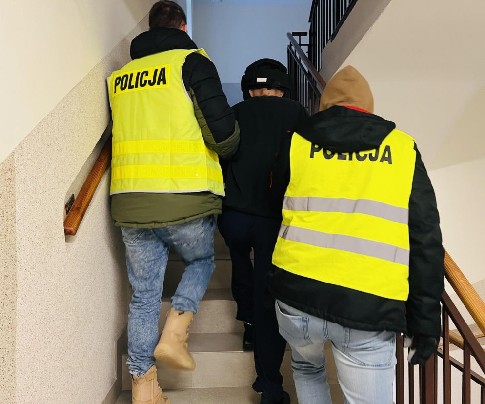 Krwawy finał sylwestrowej nocy. Rzucił się na młodszego brata z nożem