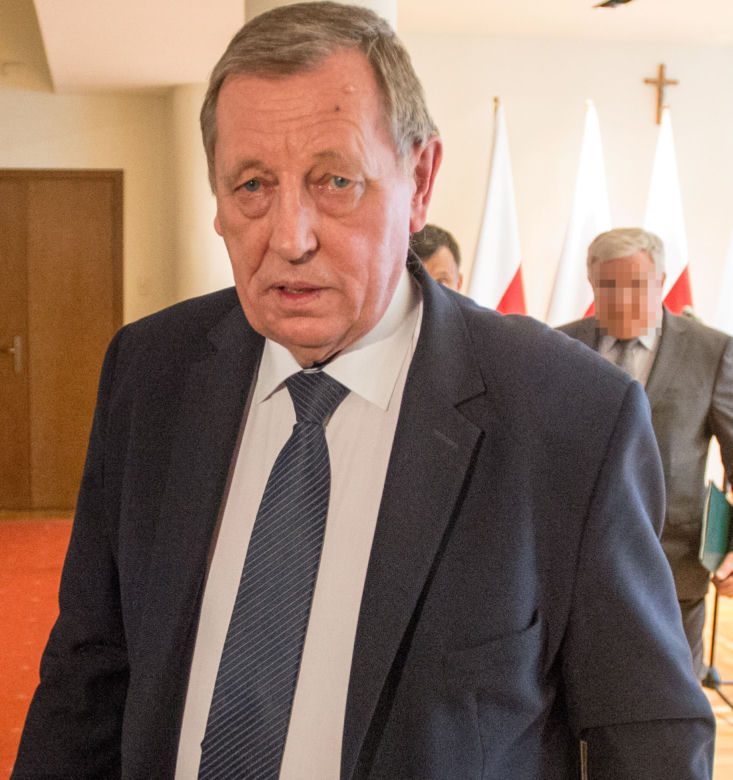 POLACY CHCĄ DYMISJI MACIEREWICZA