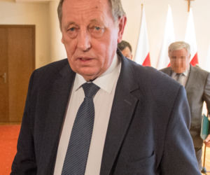 POLACY CHCĄ DYMISJI MACIEREWICZA