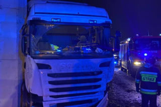 Katowice: TIR uderzył w barierki na autostradzie A4. Tworzą się potężne korki na jezdni w kierunku Wrocławia