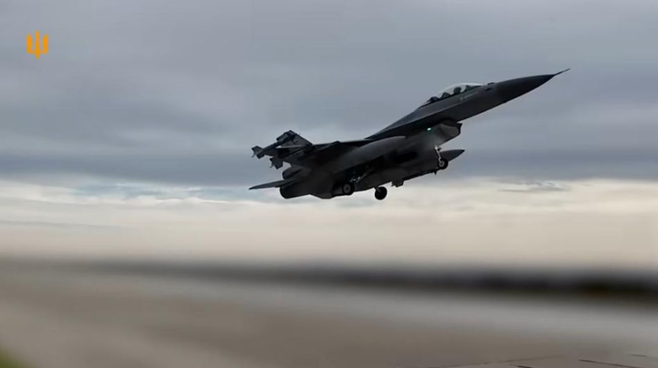 Ukraińskie F-16 na froncie. Taktyka z Zachodu nie wystarczyła, piloci stworzyli własną