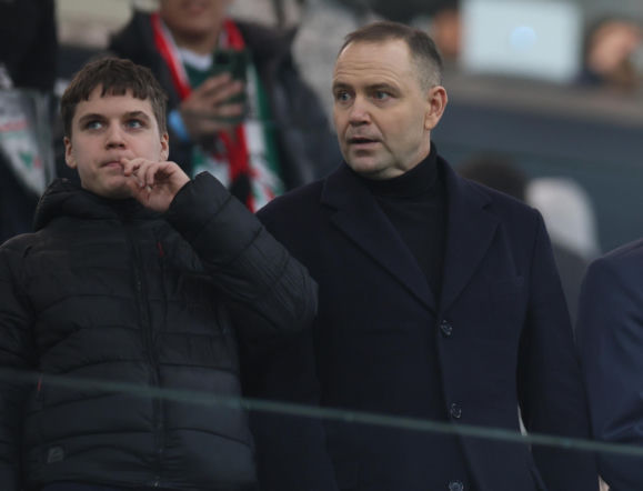 Legia – Sparta: Kibice zwrócili się wprost do Nawrockiego. Mieli do niego jedną prośbę