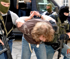 Gangster obcinacz palców schwytany 