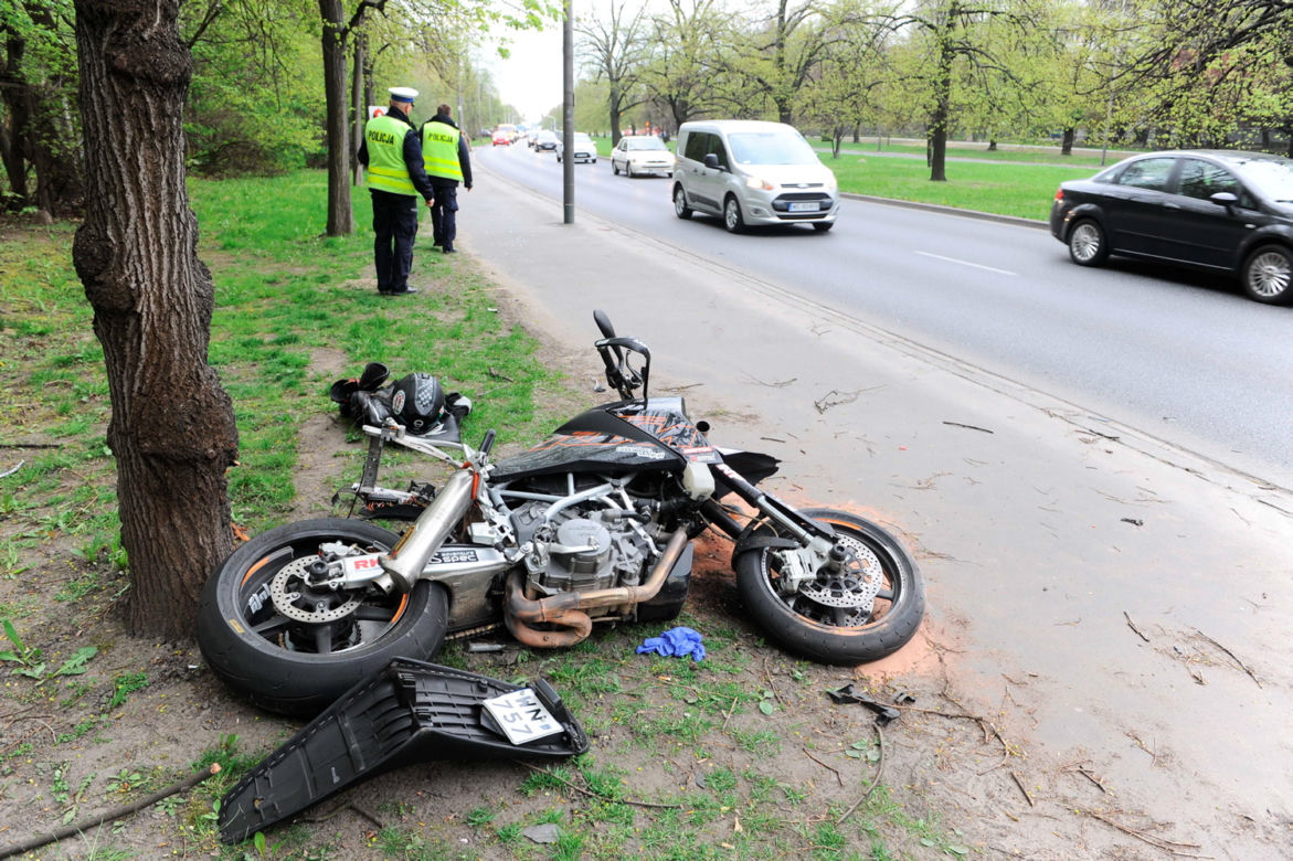 MOTOCYKLISTA W OPRESJI