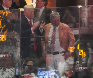 Trump wygwizdany przez kibiców na meczu finałowym NBA w Nowym Jorku, wcześniej zasnął