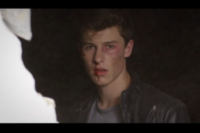 Shawn Mendes Stitches - kadr z teledysku