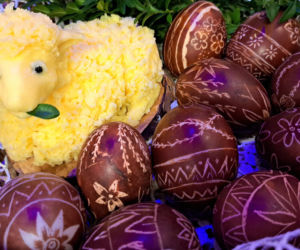 Wielkanocne tradycje, o których zapomniałeś! Sprawdź, co kryje się za pisankami i śmigusem 