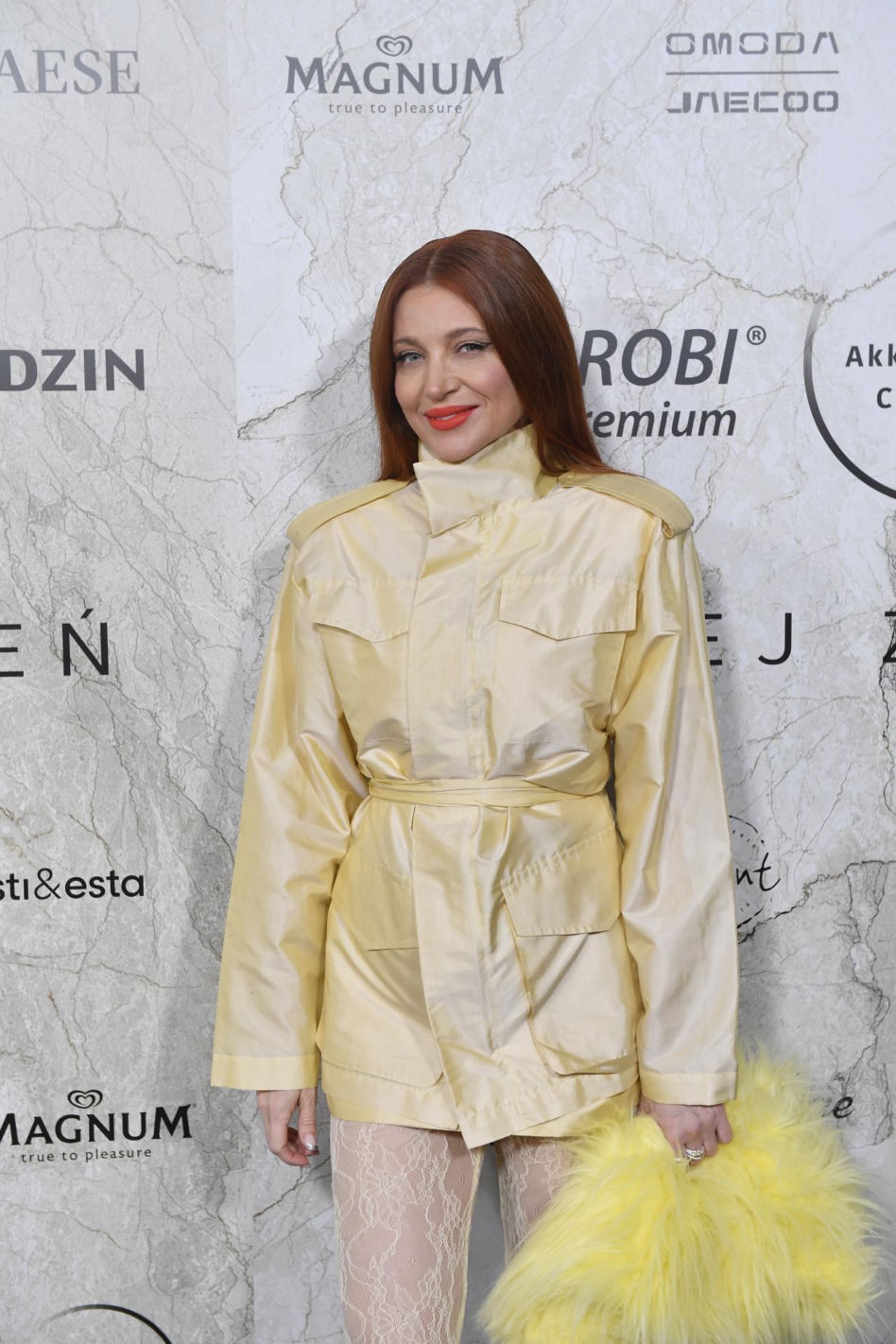 Szapołowska w czerni, Fijał z futrem w ręku i olśniewająca Steczkowska. Tłum gwiazd u Zienia