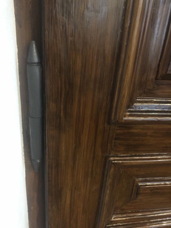 Tajemnicze drzwi odkryte w kamienicy na Pradze