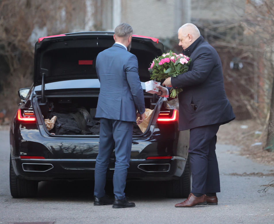 Jacek Sasin pamiętał o żonie w Dzień Kobiet