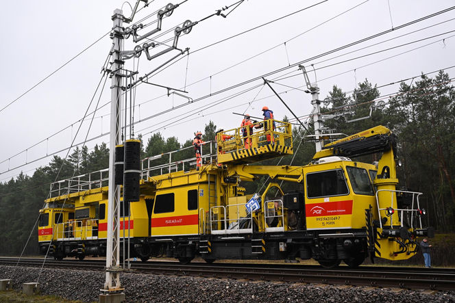 Nagłe zatrzymanie pociągu pod Puławami. Mamy zdjęcia!