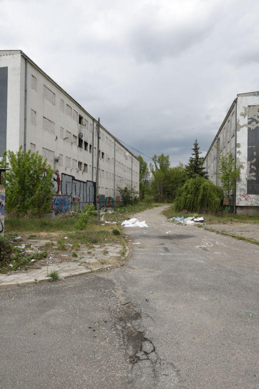 „Czarnobyl” Warszawy zniknie z mapy. „Smród, fetor i grzyb”. Tak wyglądało życie w „13 dzielnicy”