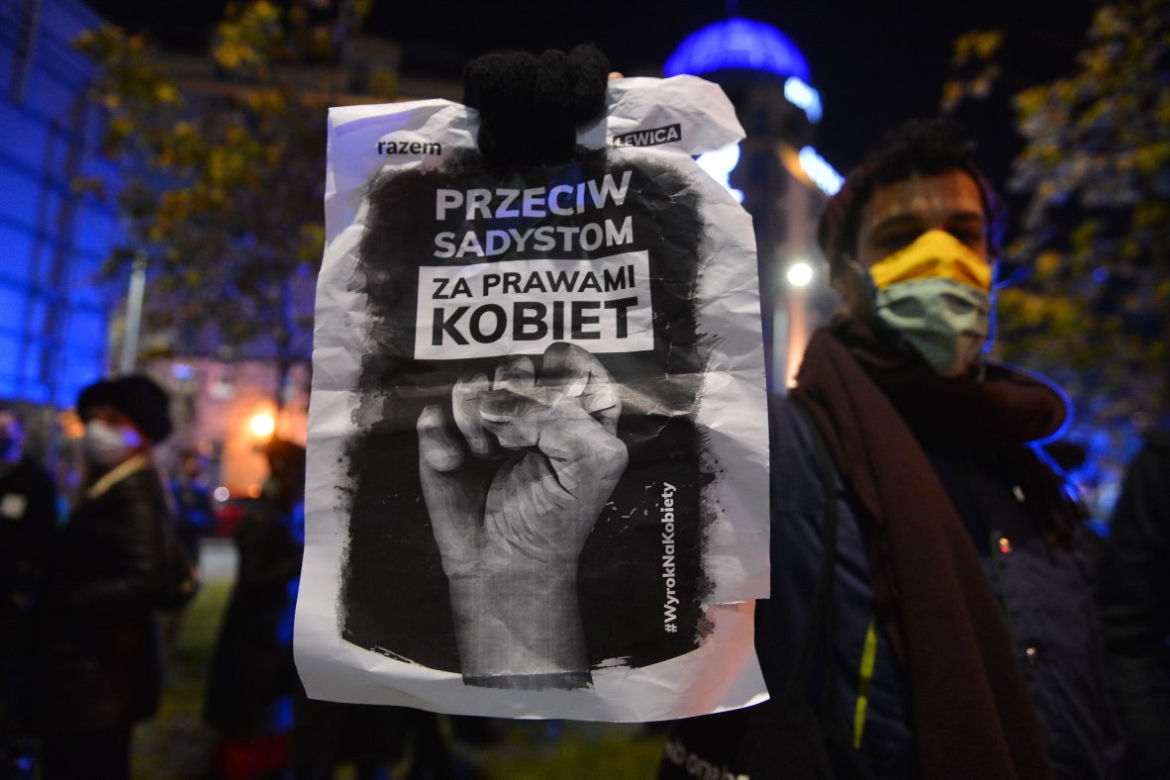Protest kobiet przeciwko wyrokowi Trybunału Konstysucyjnego w sprawie zakazu aborcji
