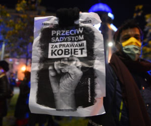 Protest kobiet przeciwko wyrokowi Trybunału Konstysucyjnego w sprawie zakazu aborcji