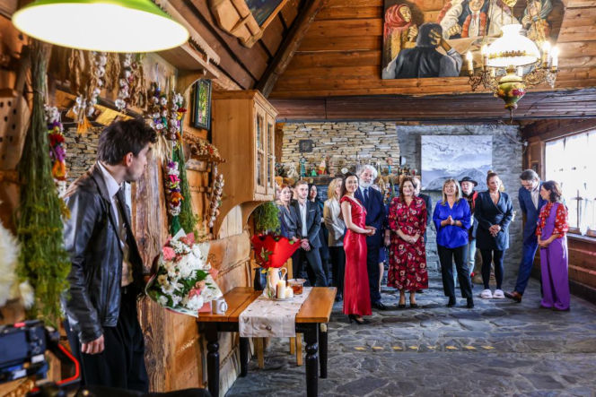 Szpital św. Anny, odcinek 103: Uroczystość zaręczynowa Marty kończy się drugimi, zupełnie niespodziewanymi oświadczynami