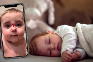 Nigdy nie kładź malucha spać w ten sposób. Mama przeżyła chwile grozy, teraz przestrzega innych rodziców