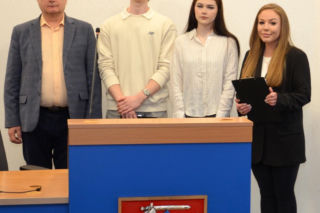 Młodzi ludzie z CKU w Siedlcach w apelu do dorosłych podczas debaty w Urzędzie Miasta