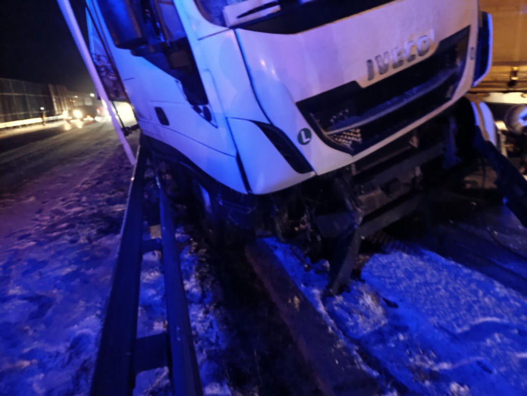 Wypadek na trasie S1 w Podwarpiu