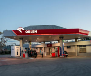 Tyle zarabiają pracownicy na Orlenie. Nie wszędzie stawki są takie same