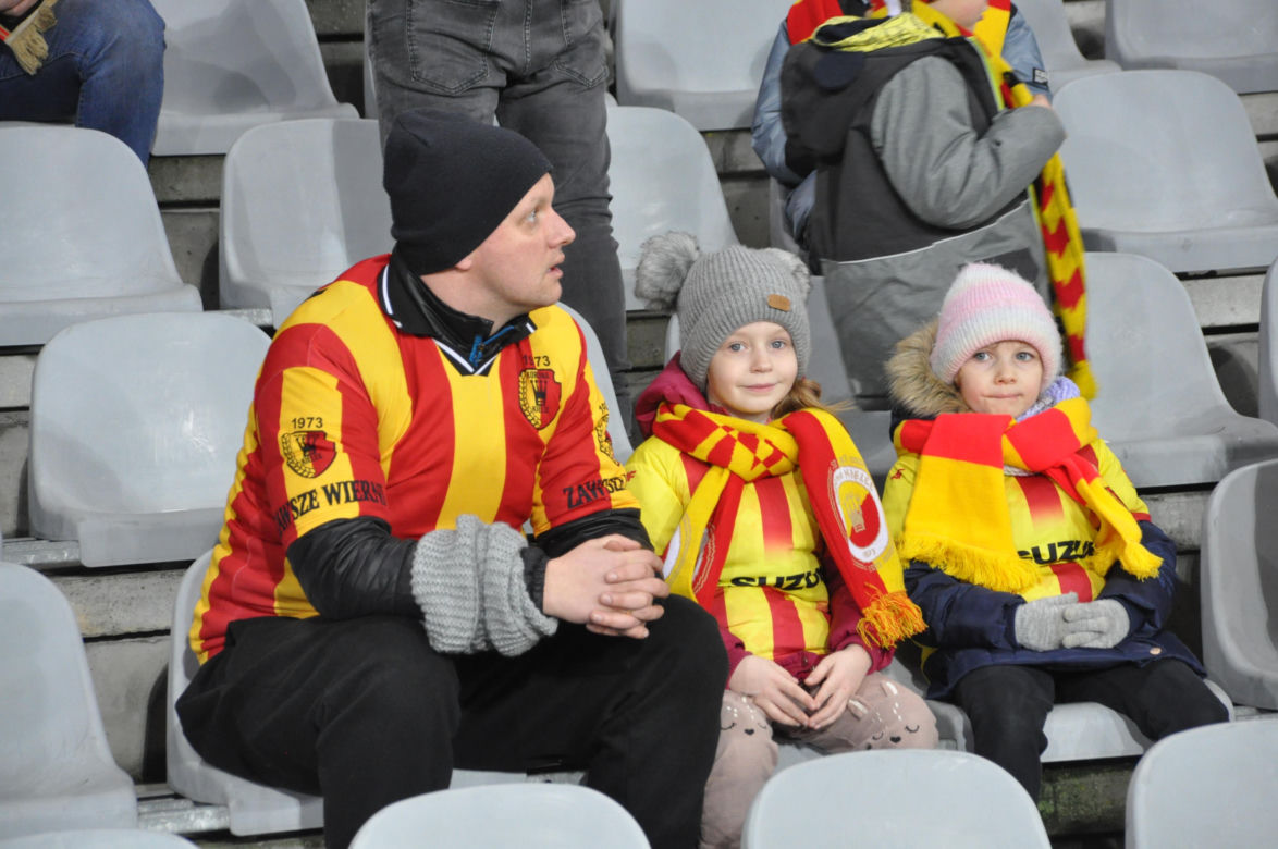 Korona Kielce - ŁKS Łódź. Zdjęcia kibiców na Suzuki Arenie