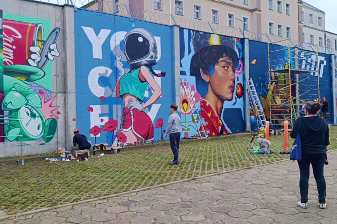 Street-art na murach aresztu