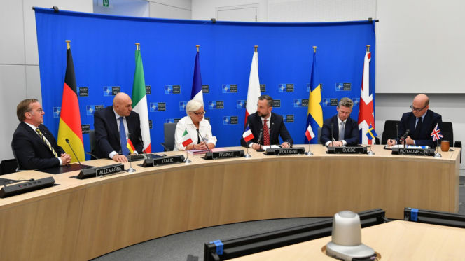 wicepremier - minister obrony narodowej Władysław Kosiniak-Kamysz wziął udział w spotkaniu ministrów obrony NATO w Brukseli