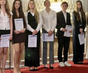 Zakończenie roku szkolnego maturzystów II LO w Starachowicach. Wyjątkowa uroczystość w obiektywie