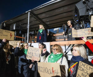 Marsze w całej Polsce! Kobiety żądają legalnej aborcji. „To nie jest koniec walki”