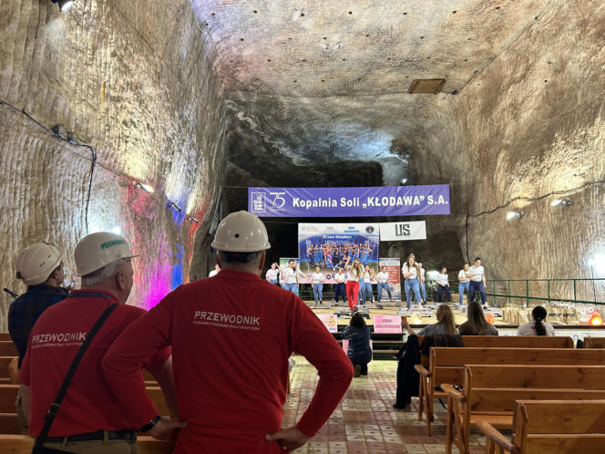 Trening fitness na stepie 600 metrów pod ziemią. Poznanianki zawalczyły o rekord Guinnessa