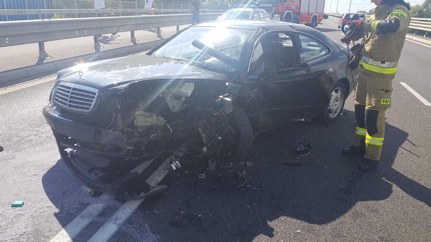 Poważny wypadek na Średnicówce Toruniu. Dwie osoby w szpitalu!