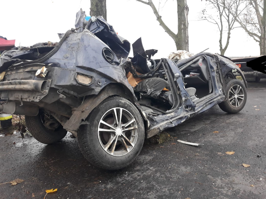 Dwie osoby nie żyją. Tragedia na drodze w pow. kościańskim