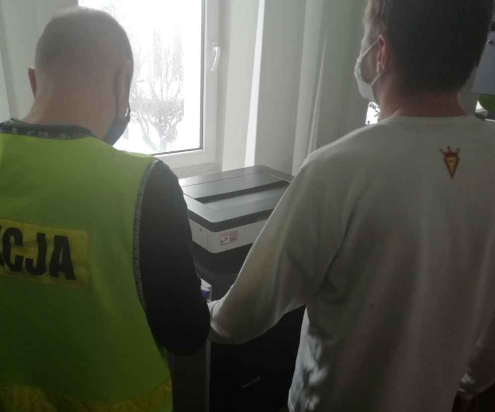Bełchatów: Włamał się na stację paliw. Złodziejowi wcale nie chodziło o paliwo! Co ukradł? 