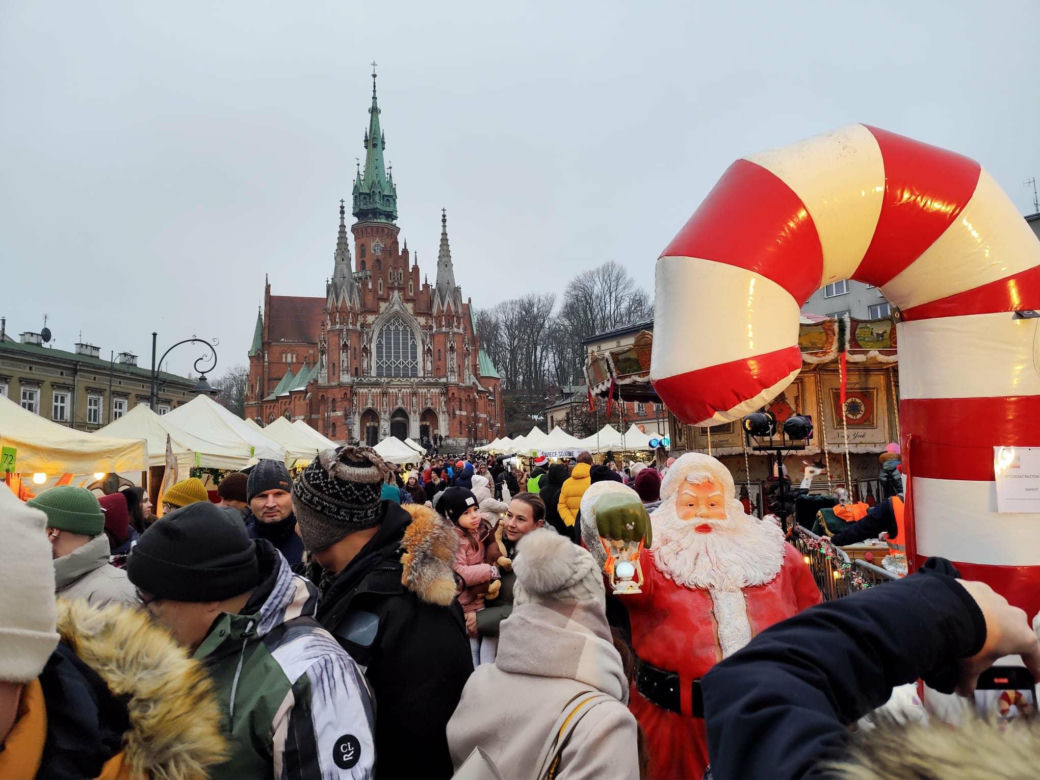 Tłumy na jarmarku na Podgórzu. Ta niezwykła atrakcja jest dostępna tylko raz w roku