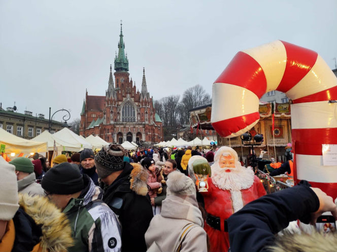 Tłumy na jarmarku na Podgórzu. Ta niezwykła atrakcja jest dostępna tylko raz w roku