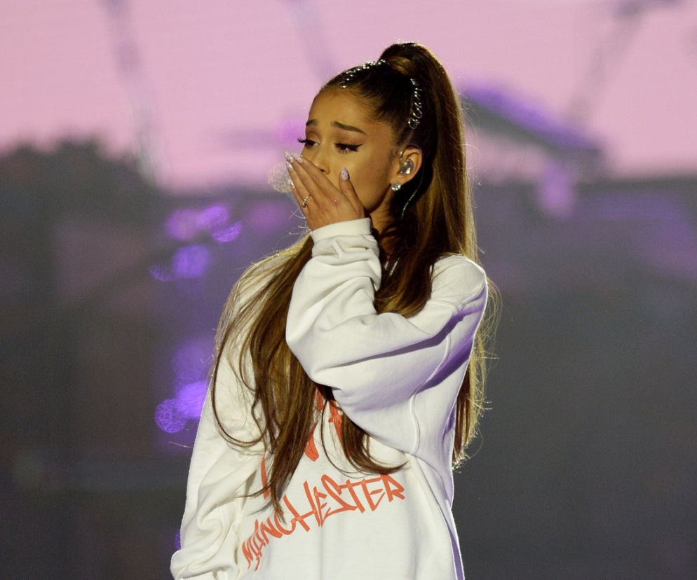 Ariana Grande podczas koncertu One Love Manchester