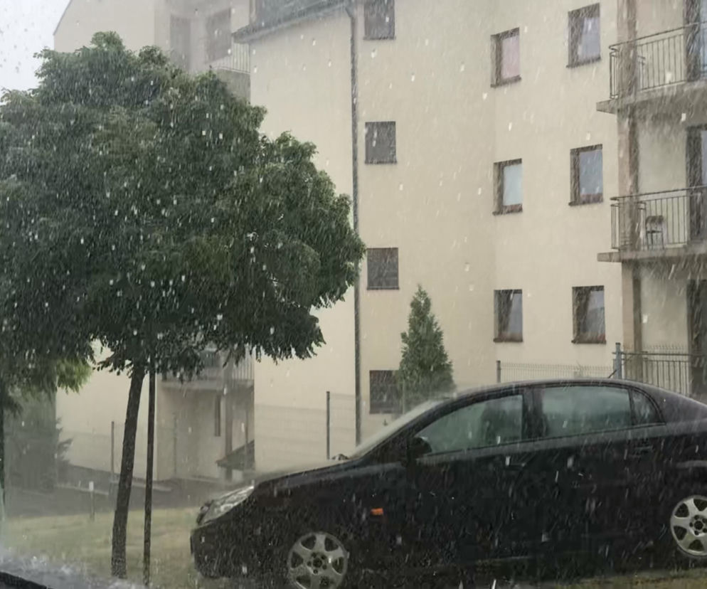 Gradobicie na Czechowie, ulewa nad Lublinem. Burze i wiatr w regionie!