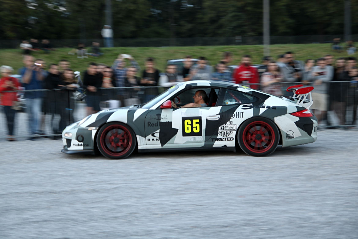 Gumball 3000 2017 w Warszawie pod Stadionem Narodowym